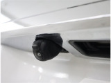 バックカメラが付いているので後方確認が非常にしやすいです。今や運転初心者も熟練者も必須装備!ついていて損はないですね♪