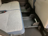 収納式の置き楽ボックスです!床に直接置きたくないお荷物はこちらへどうぞ!