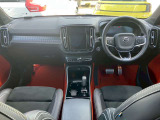 XC40 T4 AWD Rデザイン 4WD 
