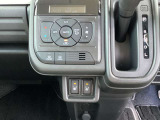 オートエアコンに運転席、助手席シートヒーター搭載です