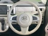 インテリアに合わせたデザインのステアリングは、運転される方のことも考え、運転しやすい形状、大きさです。是非一度、実際に触ってお確かめください。