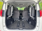 後席を格納すると、これだけの広さが!シーンに合わせたシートアレンジで、大きな荷物も積むことが出来ます♪