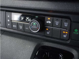◆オートエアコン装備◆ お好みの温度を設定をするだけで、後は、自動で風量を調節してくれます!快適にドライブが楽しめます。