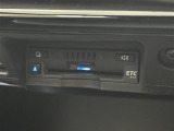 【ビルトインETC】車載器がビルトインで装備されています。有料道路の乗り降り時に停車することなくスマートに乗り入れが可能になったり、割引を受けることができる嬉しい装備です。