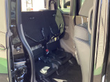 チップアップ機構付きのリアシートはテールゲートが開けられないときに荷室としても利用できます。