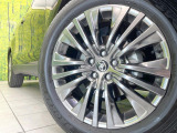 【純正19インチアルミホイール】外観にマッチした純正アルミホイールを装着しております。各種社外アルミホイールや、スタッドレスタイヤも取扱いしております。是非ご相談ください♪