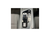 シフトレバー 近未来的なデザインで運転を楽しく演出します♪