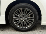 ☆純正アルミホイールで足回りもかっこよくきまってます♪