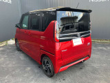 紫外線をカットし車内のプライバシーも守ってくれるプライバシーガラスも装備★