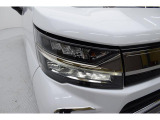 消費電力の少ないLEDヘッドランプを採用しています。フォグランプもLED仕様