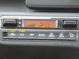 フルオートエアコンなので、車内は年中快適に保たれます。