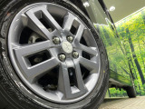 【純正15インチアルミホイール】外観にマッチした純正アルミホイールを装着しております。各種社外アルミホイールや、スタッドレスタイヤも取扱いしております。是非ご相談ください♪