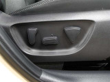 運転席はパワーシートなのでお好みのドライビングポジションに調整可能です♪