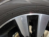 タイヤサイズは、185/60R15です。