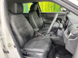 運転席シート廻りは使用感も少なく、良好な状態となっています。前オーナー様が丁寧に使っていたことがよくわかりますね。