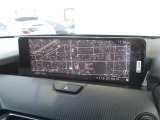 マツダコネクトの10.25インチワイドセンターディスプレイです。『Android Auto』『Apple CarPlay』や独自のコネクテッドサービスに対応したインターフェイスシステムです。