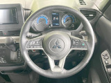 【純正革巻きステアリング】上質な革を使用することで、手にしっかり馴染みとても運転しやすいハンドルです♪