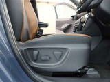 パワーシート搭載。微妙な調整が手軽にでき、ピッタリなポジションで運転することが可能です。