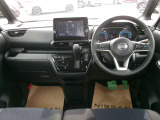 操作しやすい運転席廻り!操作パネルも使いやすい!!ドライブが楽しくなります!