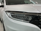 LEDヘッドライトは、点灯の瞬間から最大光量を発揮し、突然暗くなるトンネルなどでの安定感を高めます。