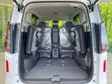 後席を格納すると、これだけの広さが!シーンに合わせたシートアレンジで、大きな荷物も積むことが出来ます♪