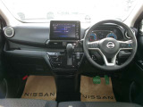 操作しやすい運転席廻り!操作パネルも使いやすい!!ドライブが楽しくなります!