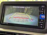 【バックカメラ】駐車時に後方がリアルタイム映像で確認できます。大型商業施設や立体駐車場での駐車時や、夜間のバック時に大活躍!運転スキルに関わらず、今や必須となった装備のひとつです!