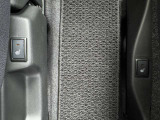 シートヒーター機能付き★運転席&助手席にシートヒーター機能が付いてます★シートがポカポカしてきて心地いいですよ!冬場には活躍してくれます(*&rsquo;&omega;&rsquo;*)
