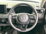 インテリアに合わせたデザインのステアリングは、運転される方のことも考え、運転しやすい形状、大きさです。是非一度、実際に触ってお確かめください。