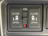 【両側パワースライドドア】スマートキーや運転席のスイッチで後席両側スライドドアの開閉が可能♪電動だから力を入れてドアを開ける必要が無く、小さなお子様でも簡単に開け閉めでき快適です♪