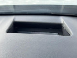 【ヘッドアップディスプレイ】現在の速度や走行情報をデジタル表示で運転席前方のガラスに投影!運転中、目線をずらさず必要な情報を確認できるのでとっても便利で安心!