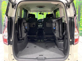 普段のお買い物や通勤、送迎等に十分な荷室スペースを確保しております。セカンドシートを倒すと、大きな荷物の積載も可能です♪