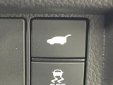【パワーバックドア】スマートキーや運転席のボタンを押すだけでリアゲートが自動で開閉します!荷物を持っている時や、高い位置にあるバックドアを閉める際に便利な機能です♪
