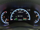 とっても見やすいメーターです。夜間時はラグジュアリーな気分にさせてくれる照明が魅力ですので、夜のドライブも楽しみになりますよ♪