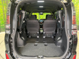 後席を格納すると、これだけの広さが!シーンに合わせたシートアレンジで、大きな荷物も積むことが出来ます♪
