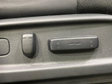 【パワーシート】スイッチ一つで簡単にシートの微調整が可能!電動だから力もいりません!快適なシートポジションにセットして、快適なドライブをお楽しみください。