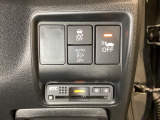 VSA(ABS+TCS+横滑り抑制)解除のオンオフスイッチなどはハンドルの右側に装備しています。その下にETCがついています。高速道路の料金所の通過も楽々です。