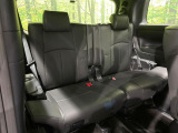 3列目シートはもちろん状態良好☆大人でもゆったりと座って頂けますので、大人数でのお出かけもラクラクです♪ご家族で、気の知れた仲間で、ドライブに行くのが楽しみですね♪