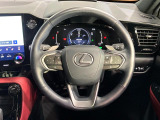 【純正革巻きステアリング】上質な革を使用することで、手にしっかり馴染みとても運転しやすいハンドルです♪
