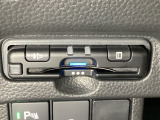 ハンドルの左下にETCがついています。高速道路の料金所の通過も楽々です。 カードの取り出しもしやすい場所についています。