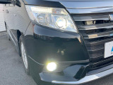 【LEDヘッドライト】悪天候や夜間走行時も良好な視界を確保し安心して運転できる高輝度LEDヘッドライトを装備!点灯速度が早く、消費電力も抑えられています。