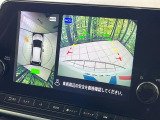 【アラウンドビューモニター】専用のカメラにより、上から見下ろしたような視点で360度クルマの周囲を確認することができます☆死角部分も確認しやすく、狭い場所での切り返しや駐車もスムーズに行えます。