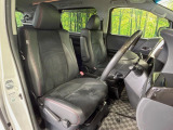 運転席シート廻りは使用感も少なく、良好な状態となっています。丁寧に使われていたことがよくわかりますね。