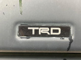 【TRDエアロ】人気のTRDエアロを装備!クルマの外観がよりスタイリッシュになり、街中で存在感あふれる1台に♪将来買い替える時にもリセールに影響しやすく、価値ある人気の装備です!