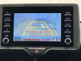 バックガイドモニターで、後方を確認しながら安心して駐車することができます。運転初心者も熟練者も必須の機能ですよ!