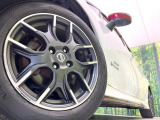 【純正16インチアルミホイール】外観にマッチした純正アルミホイールを装着しております。各種社外アルミホイールや、スタッドレスタイヤも取扱いしております。是非ご相談ください♪
