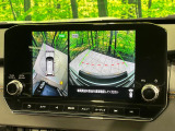【マルチアラウンドモニター】専用のカメラにより、上から見下ろしたような視点で360度クルマの周囲を確認することができます☆死角部分も確認しやすく、狭い場所での切り返しや駐車もスムーズに行えます。