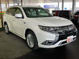 アウトランダーPHEV 2.4 G プレミアムパッケージ 4WD 