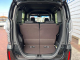 普段のお買い物や通勤、送迎等に十分な荷室スペースを確保しております。セカンドシートを倒すと、大きな荷物の積載も可能です♪
