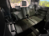 3列目シートはもちろん状態良好☆大人でもゆったりと座って頂けますので、大人数でのお出かけもラクラクです♪ご家族で、気の知れた仲間で、ドライブに行くのが楽しみですね♪